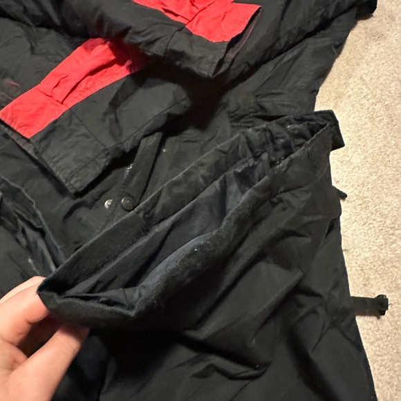 Columbia Snowsuit. Perfect for Canadian winters! - Picture 7 of 12